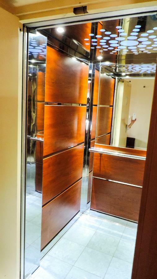 Penthouse Deluxe Apartment At بيرايوس المظهر الخارجي الصورة